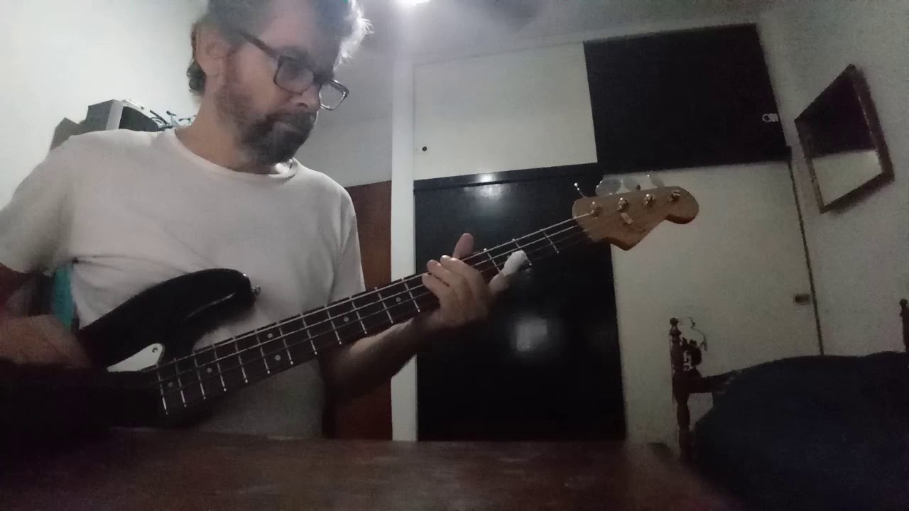 Lily Malone Cover para bajo