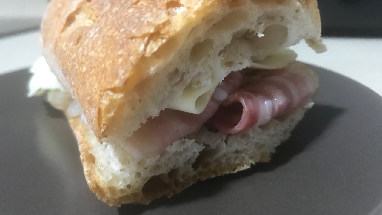 BOCADILLO DE PANCETA(Bacon sandwich) AL MICROONDAS