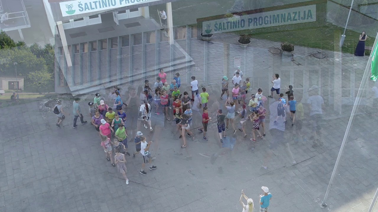 Šokis,,Blezdingėlė''šoka Šaltinio progimnazijos 5kl mokiniai