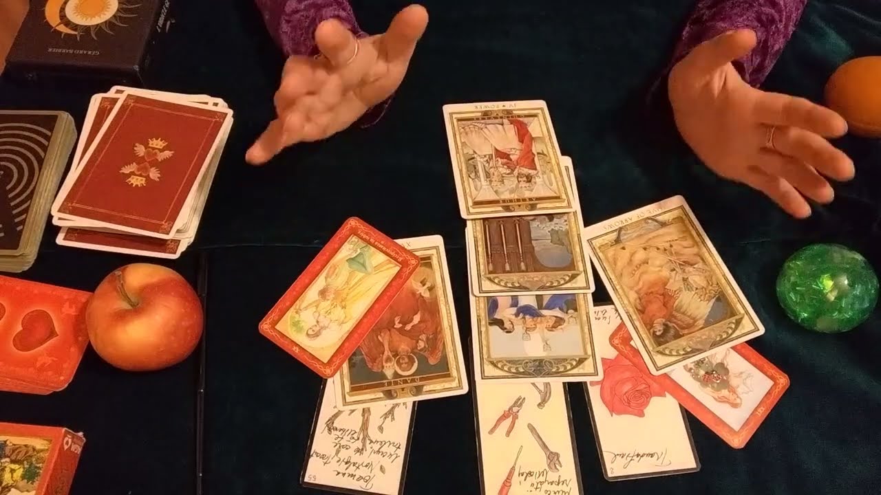 🌹CE SIMTE SI CE INTENTIONEAZA iubirea ta acum, cu gândul la tine? surpriza: clarificări cu pendul!