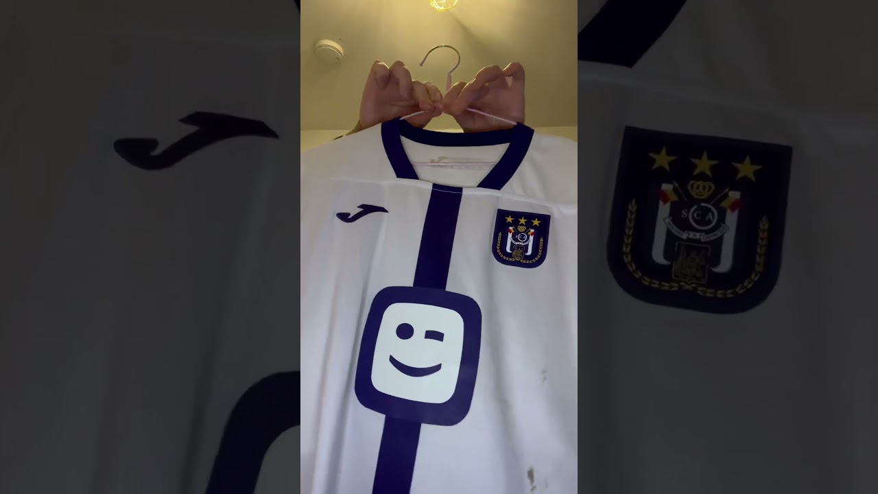 MatchWornShirt unboxing woman&rsquo;s football! #anderlecht @Rsca #footballclub @matchwornshirt
