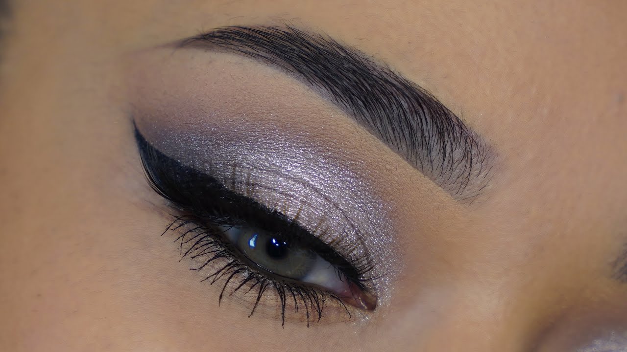 Sombras Gris Con Delineador | Ojos Encapotados