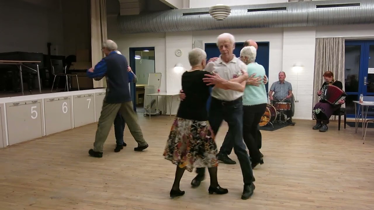 Marken er mejet 1 (DK) / Herlev Gamle Danse