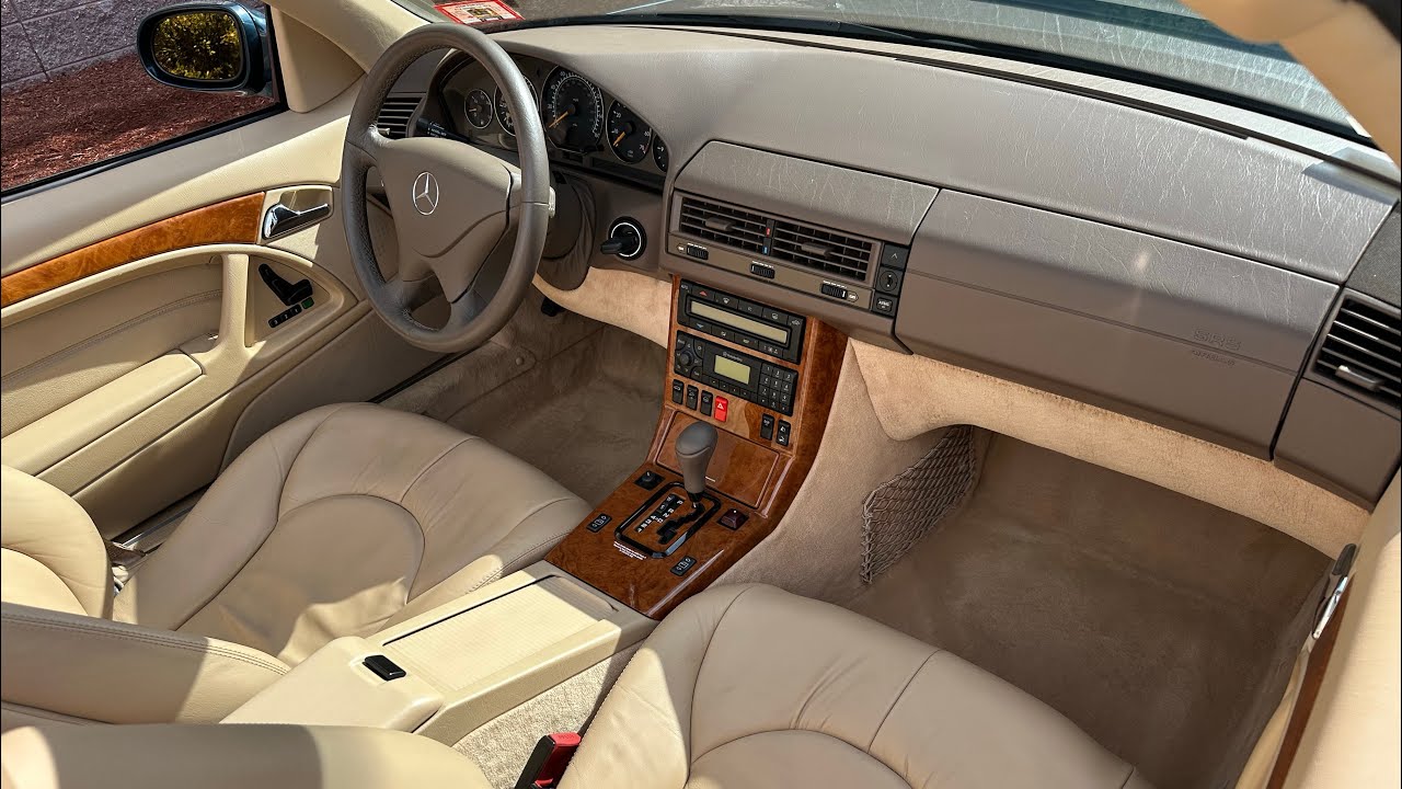 Видео тест-драйва Mercedes-Benz SL500 1999 года выпуска, 14.03.2026.