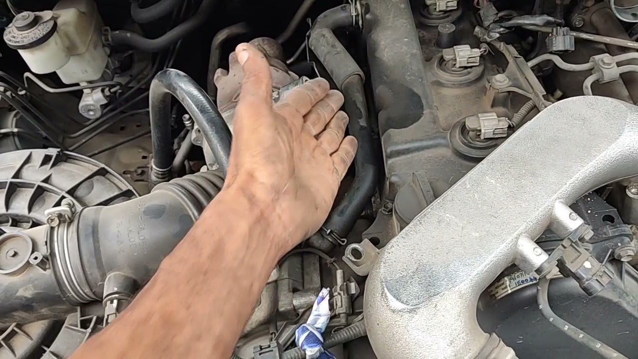 Toyota innova cam cover gasket oil leakage (@skilledmechanictamil )