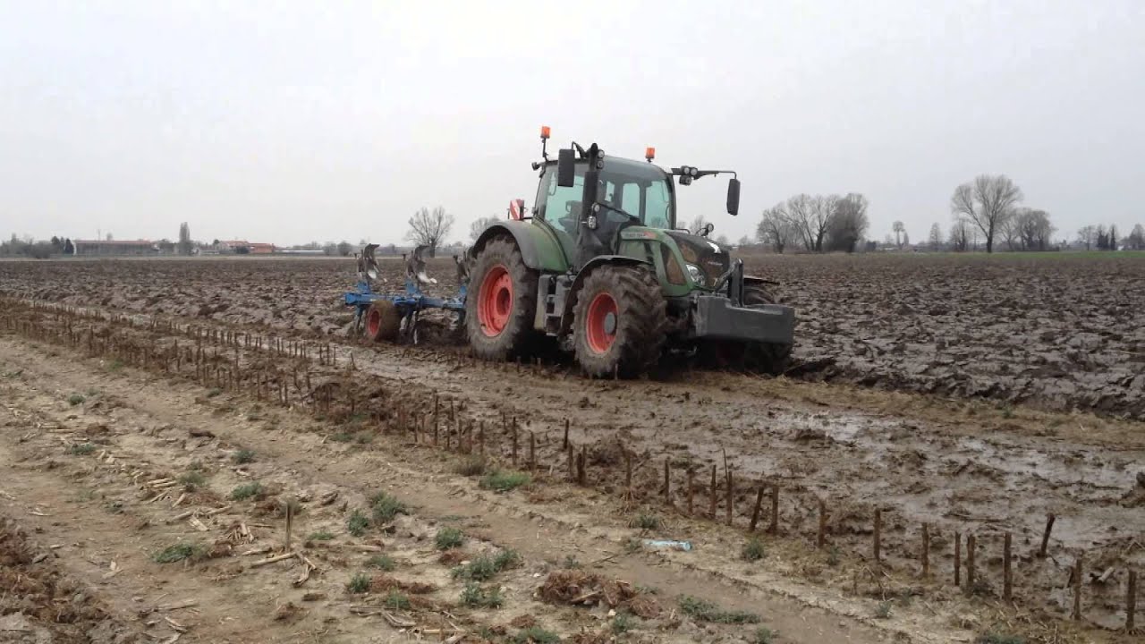 Fendt 724 + Lemken VariOpal 9 in aratura 2015