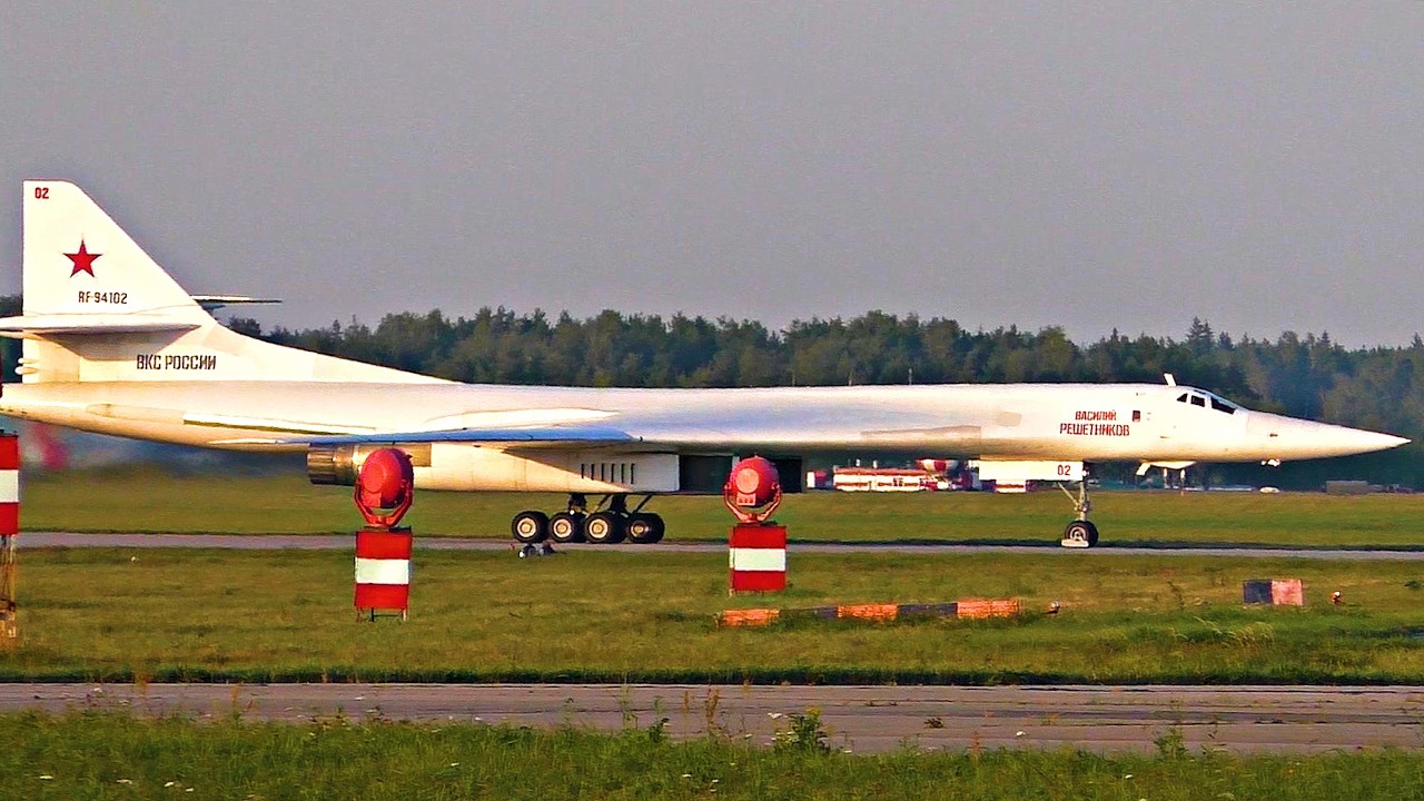 Серхзвуковой Ту-160 Невероятный и фантастический самолёт. Взлёт на форсаже