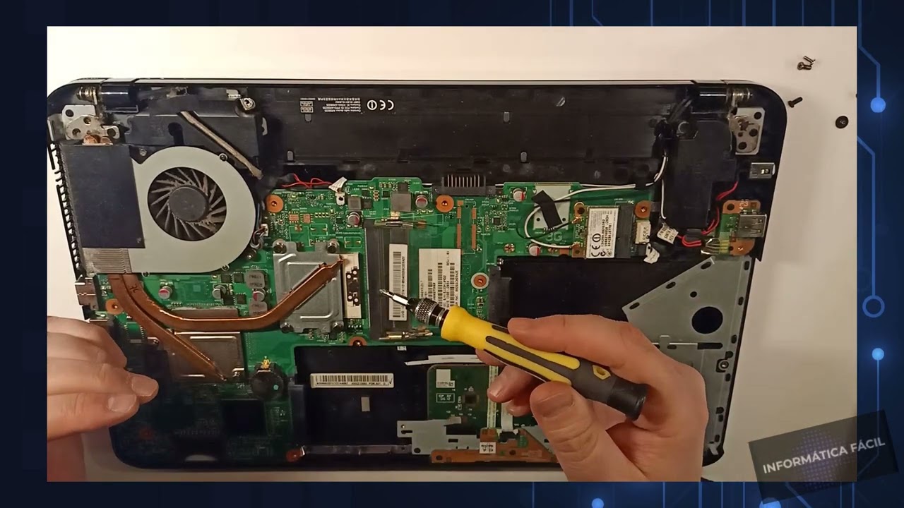 Toshiba Satellite L855 - Desmontar e instalar tarjeta wifi 5ghz. Mejorar portátil fácilmente.
