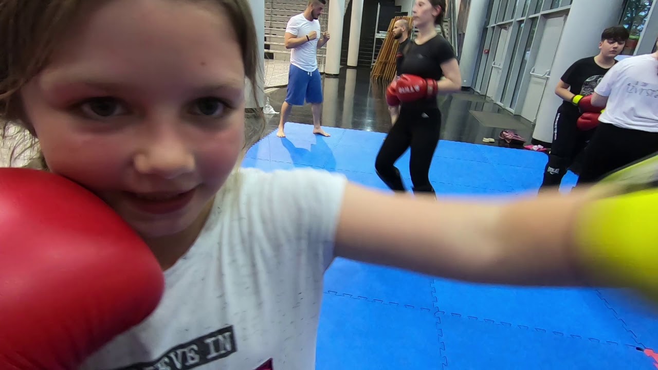 Iva trenira tajlandski boks
