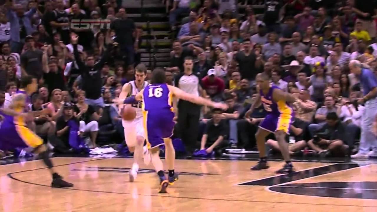 Manu Ginobili awesome rifle pass vs. Lakers (Apr 21, 2012)