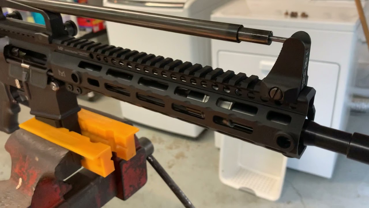 Прицельные приспособления Daniel Defense с фиксированными механическими прицелами и возможностью ...