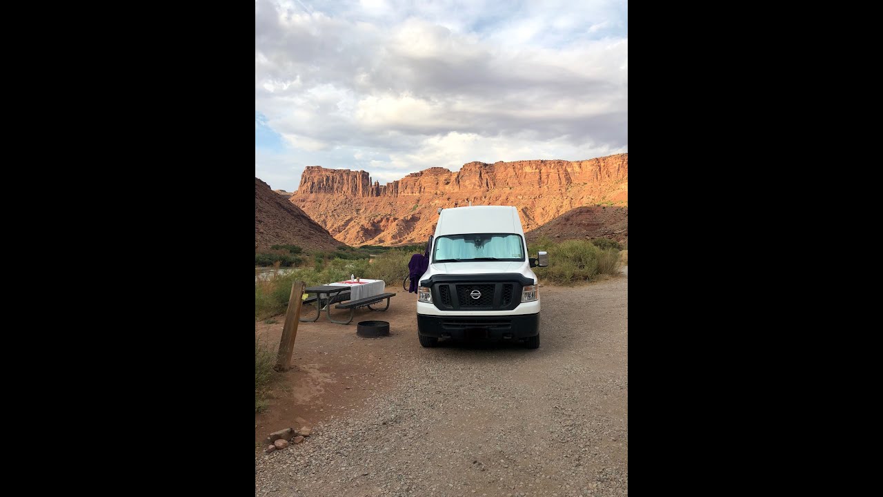 Conversion van tour NV2500 Camper van