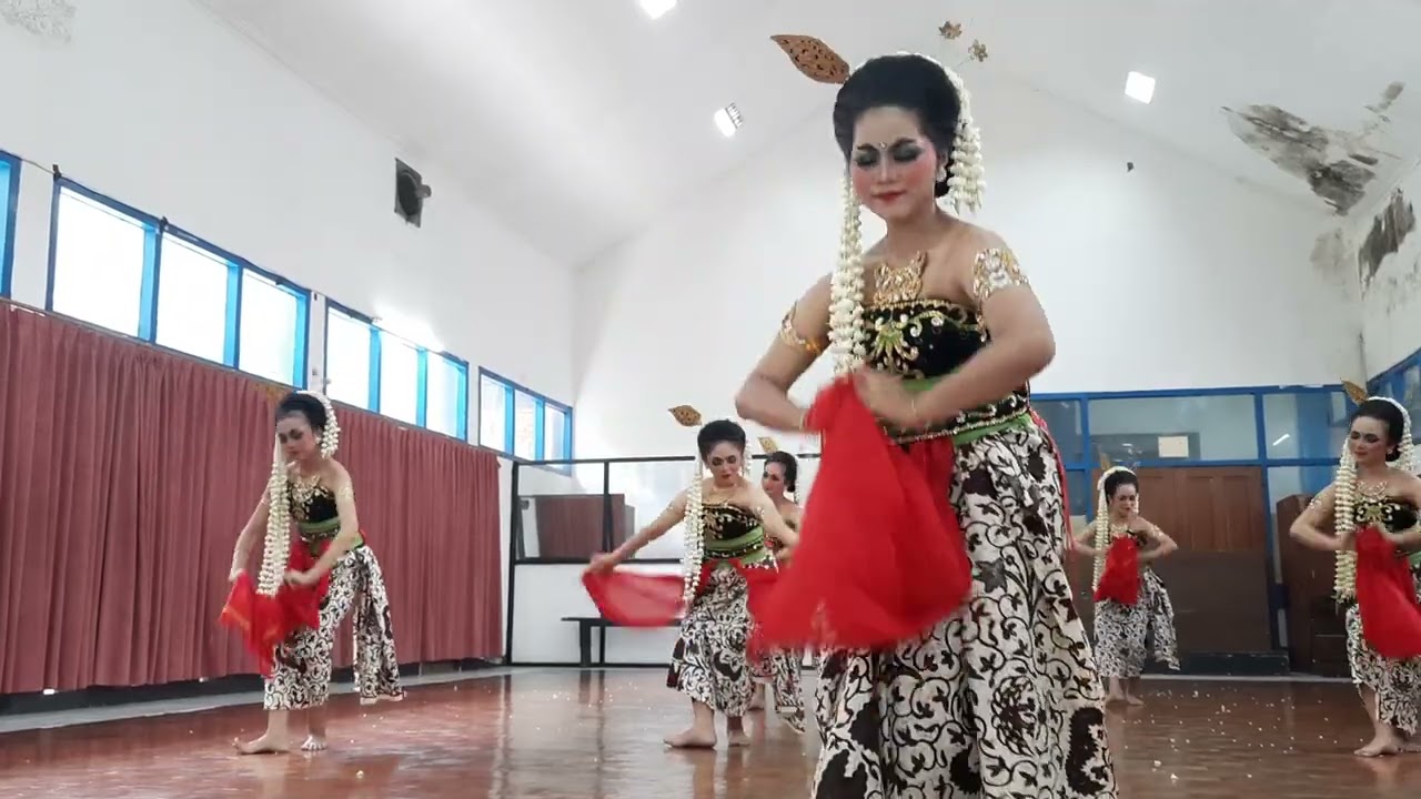 TARI BADAYA ISBI BANDUNG