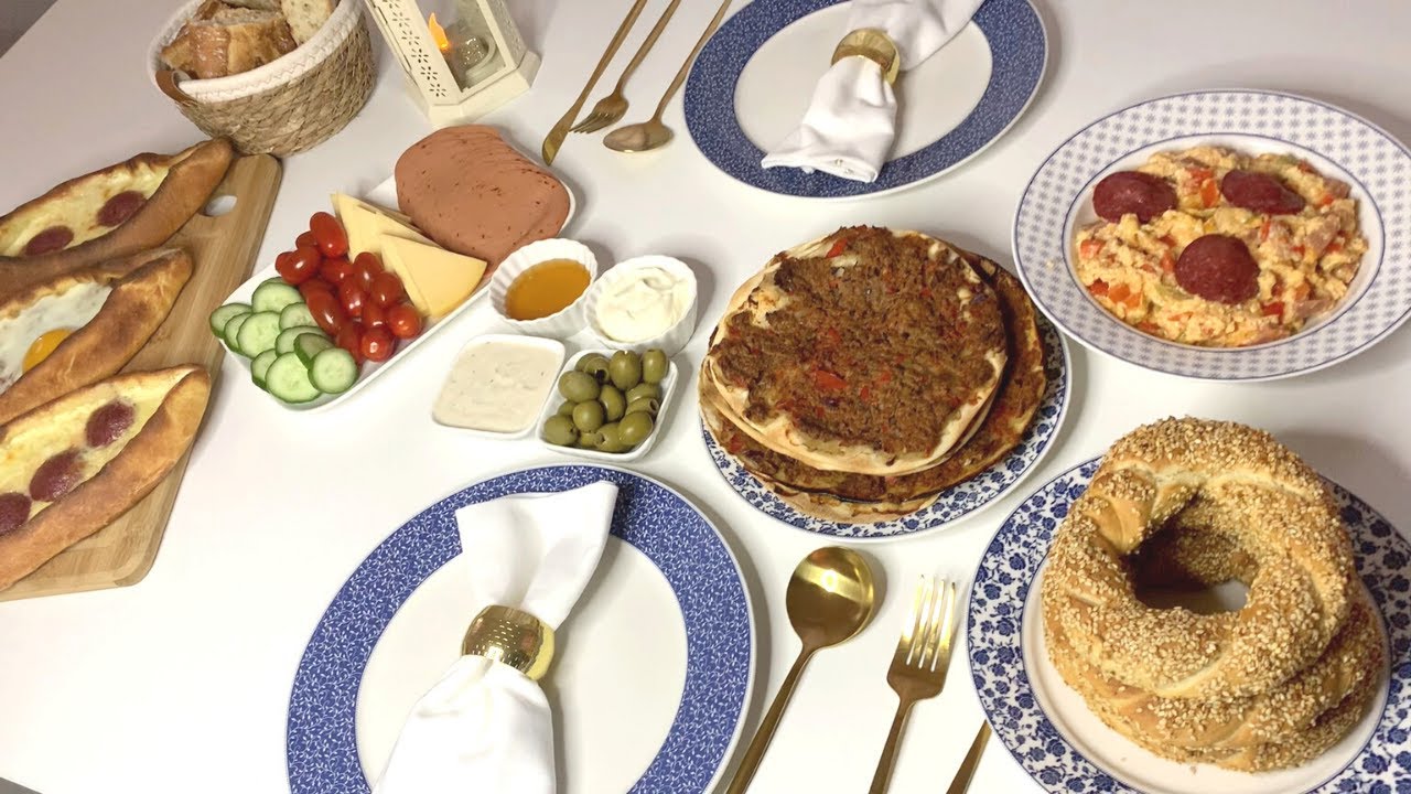 سحور/فطور تركي يشهي 😋 لحم بعجين ، سميت، بيتزا تركية و مَنمن 🇹🇷