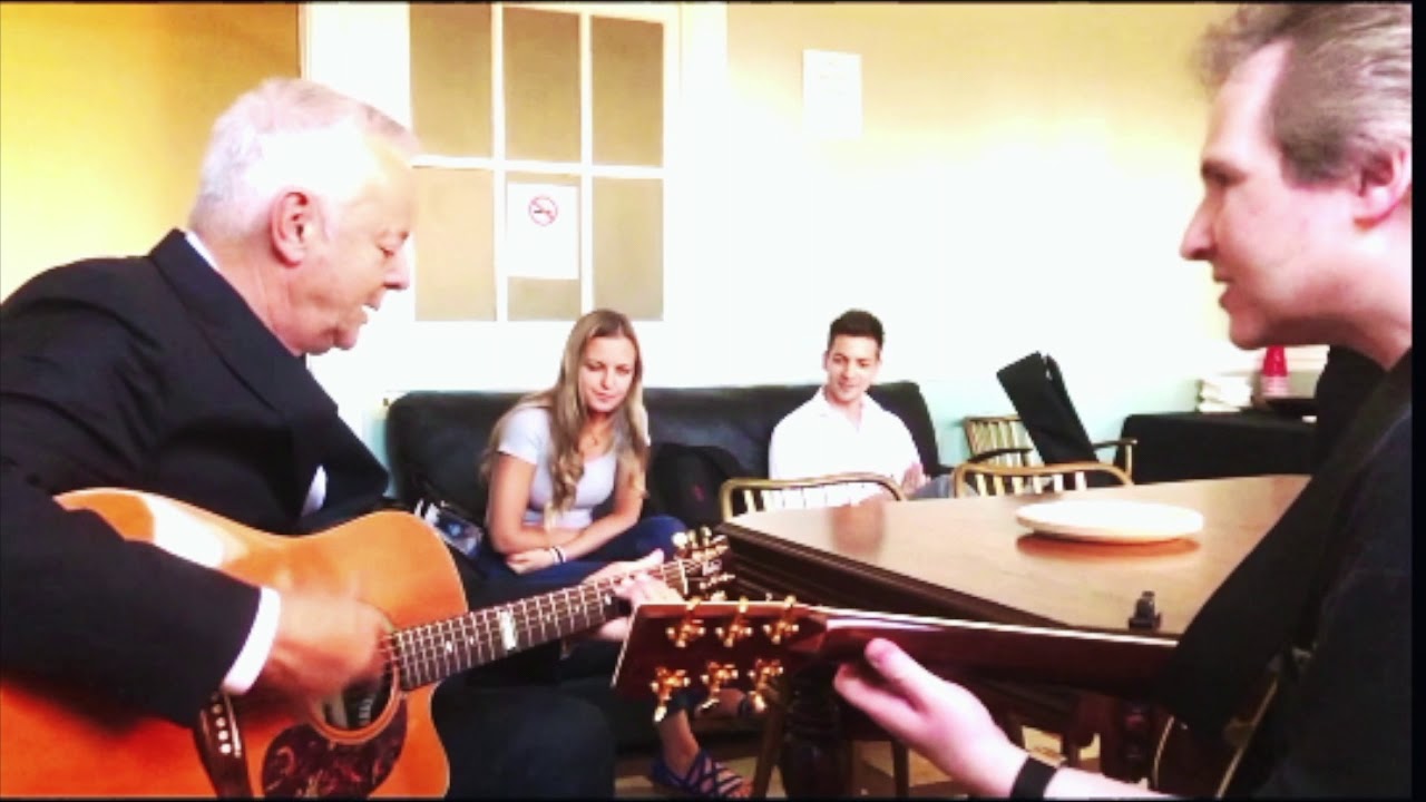 Tommy Emmanuel and Darin Ames perform 