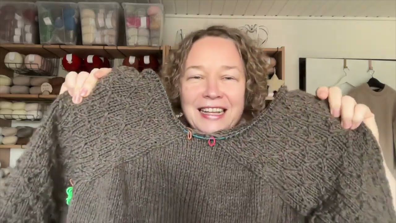 Überstricken #85 - Rückblick 2023-2024, Weihnachts- & Silvesteranstrick: Lana Vest & Carp-beth