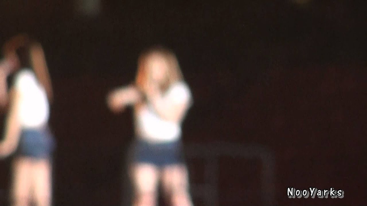 [Fancam] 121125 Girls' Generation (소녀시대) - Kissing You #SMTBKK