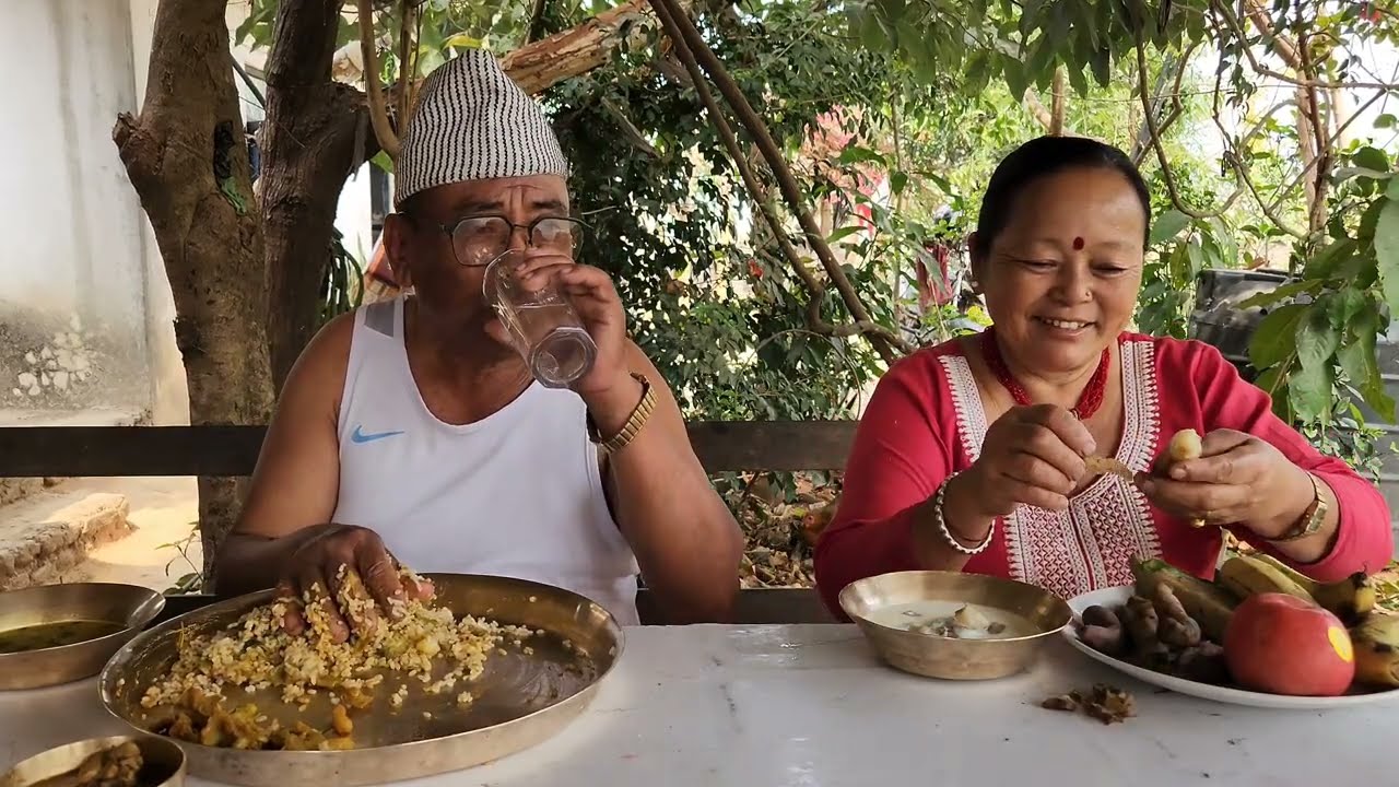 आलु र वैगुनको तरकारी भात दाल सिमी र आलु तरकारी मोही सुठुनी,केरा, श्याउ Bhola Shiba Mukbang 