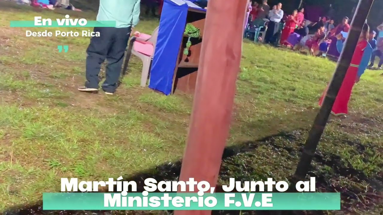 Martín Santos, junto al ministerio Fuente de Vida eterna en Porto Rica