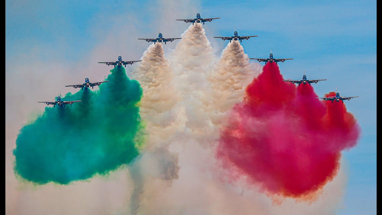 FRECCE TRICOLORI, ITALIAN Air Force painting the skies at RIAT 2022 in 4K