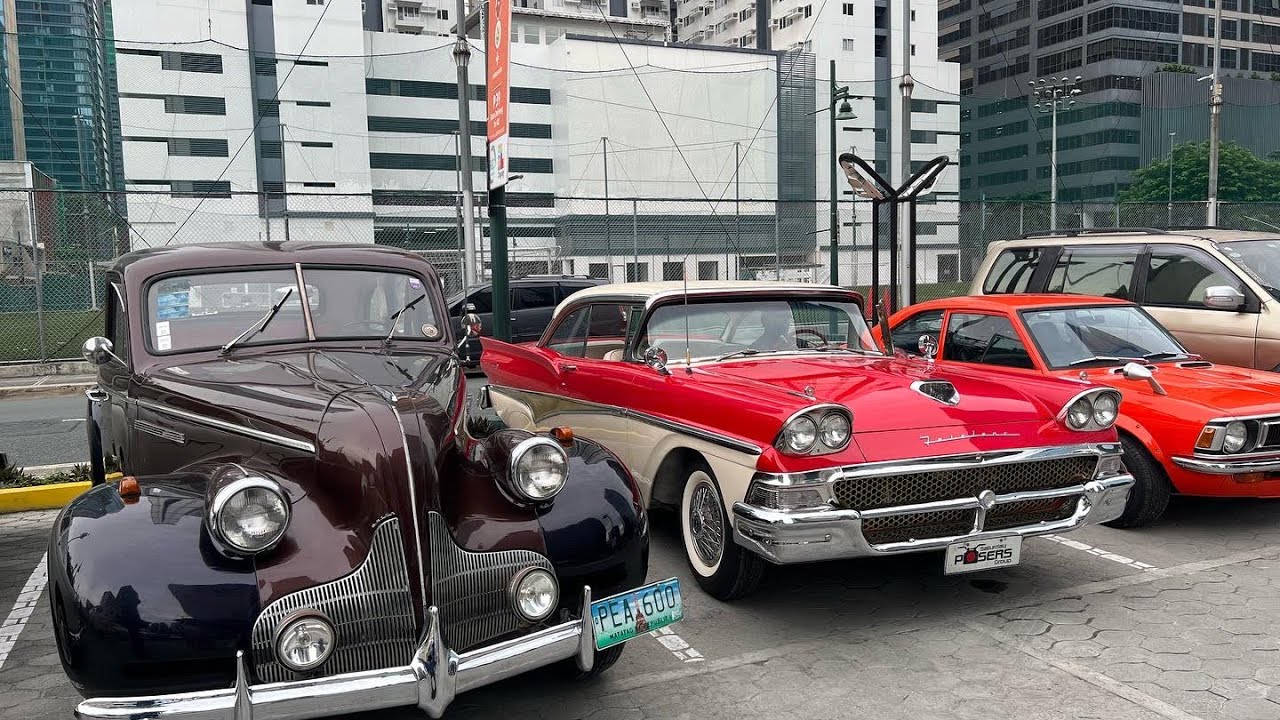 Vintage Cars and modern Luxury cars meet