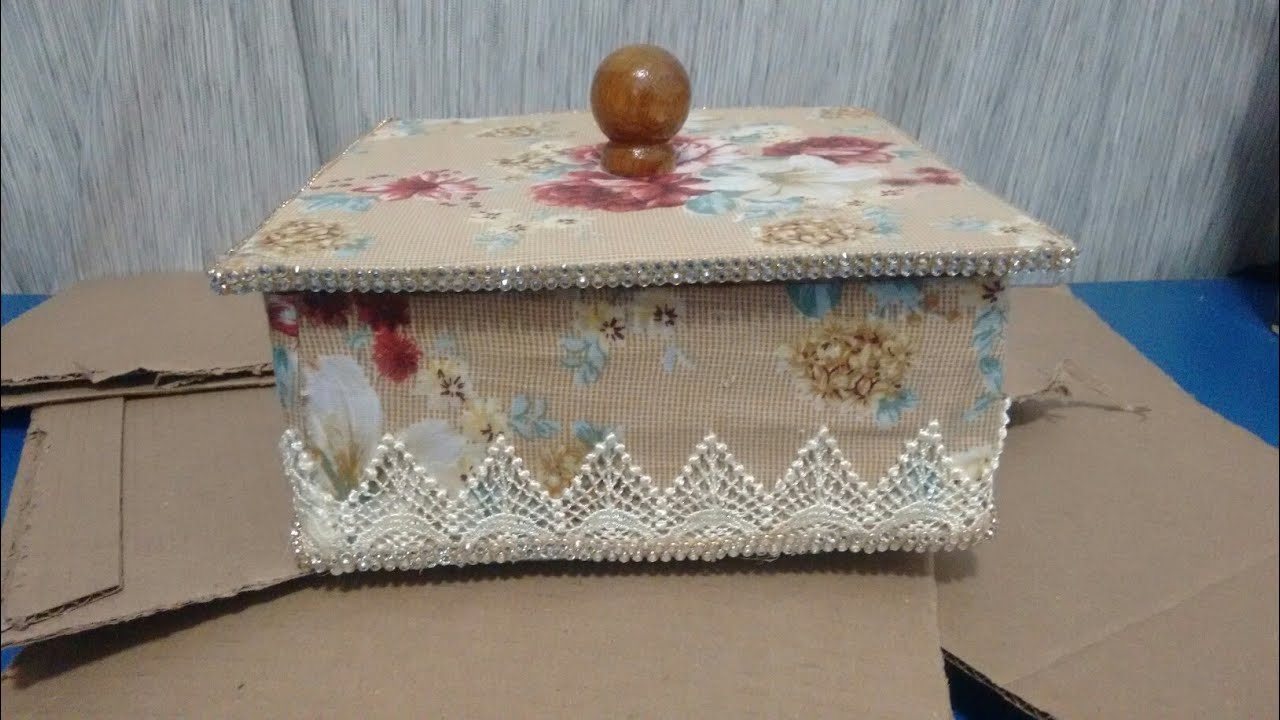 PORTA JÓIA de papelão e tecido.