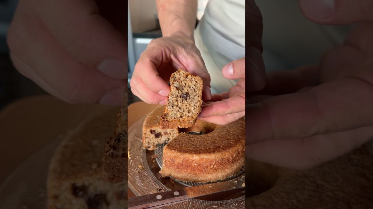 Bolo saud&aacute;vel em 5 minutos! Sem a&ccedil;&uacute;car e sem farinha! #receitas #bolo #fit