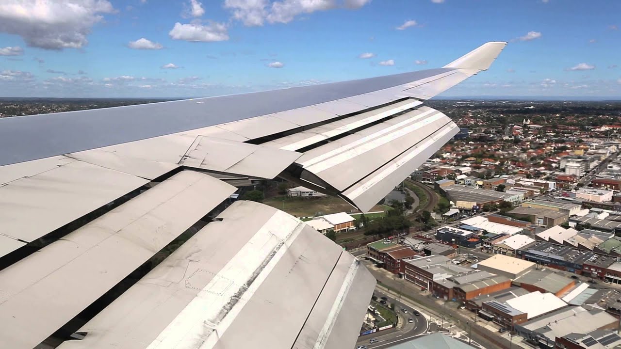 Qantas Boeing 747 Landing - Sydney (QF 8)