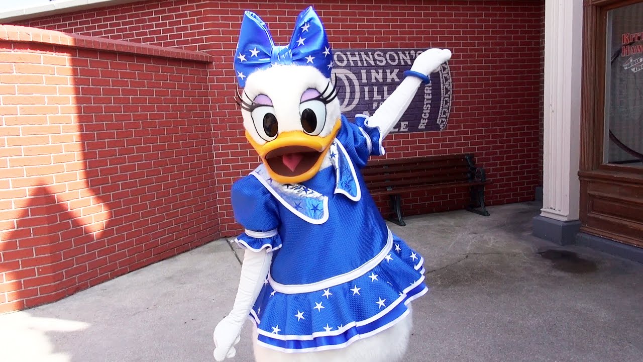 Daisy Duck Meet & Greet at Disneyland Paris in 25th Anniversary Special Outfit, Diva Daisy