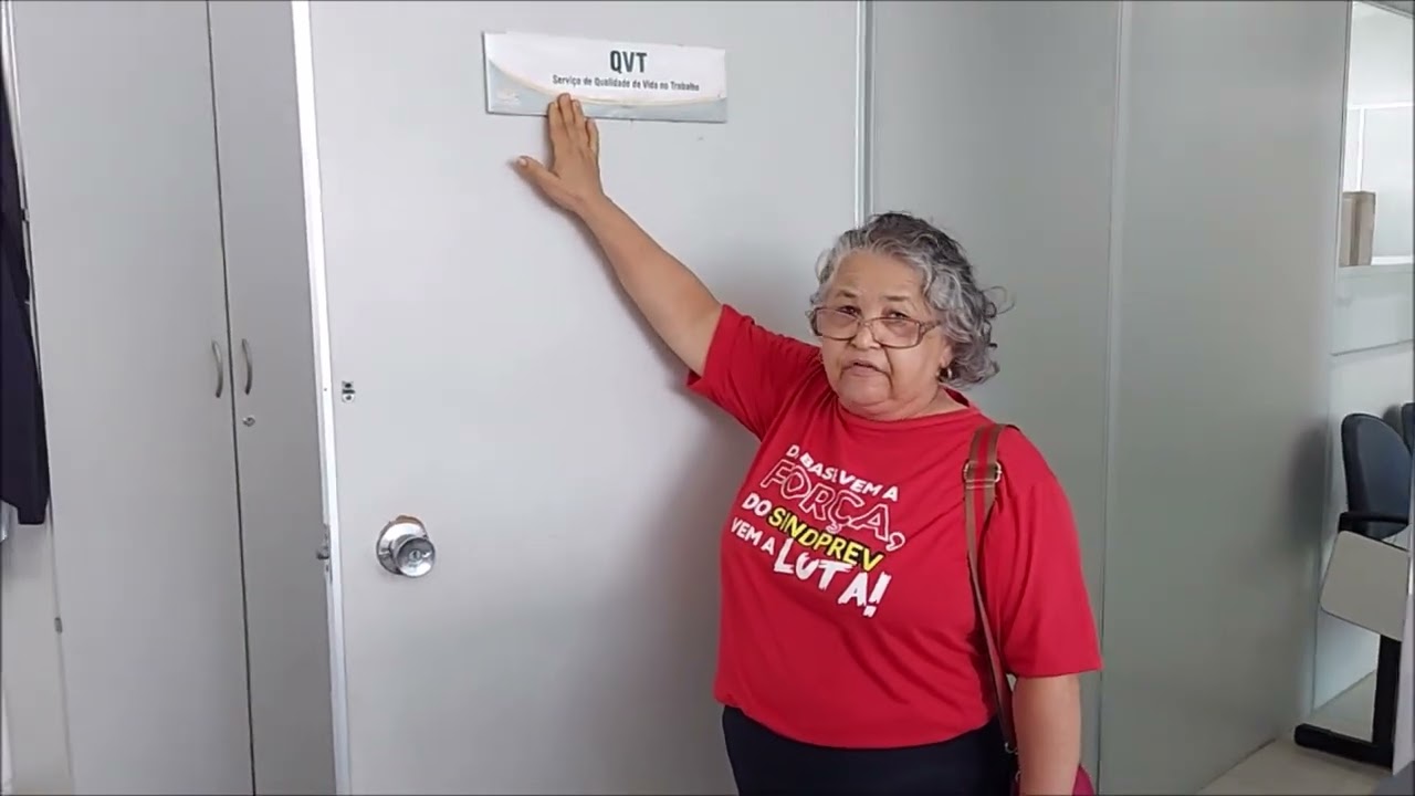 Caos em prédio do Hemoal tem calor extremo, partes do teto caindo, cadeiras e elevador quebrados