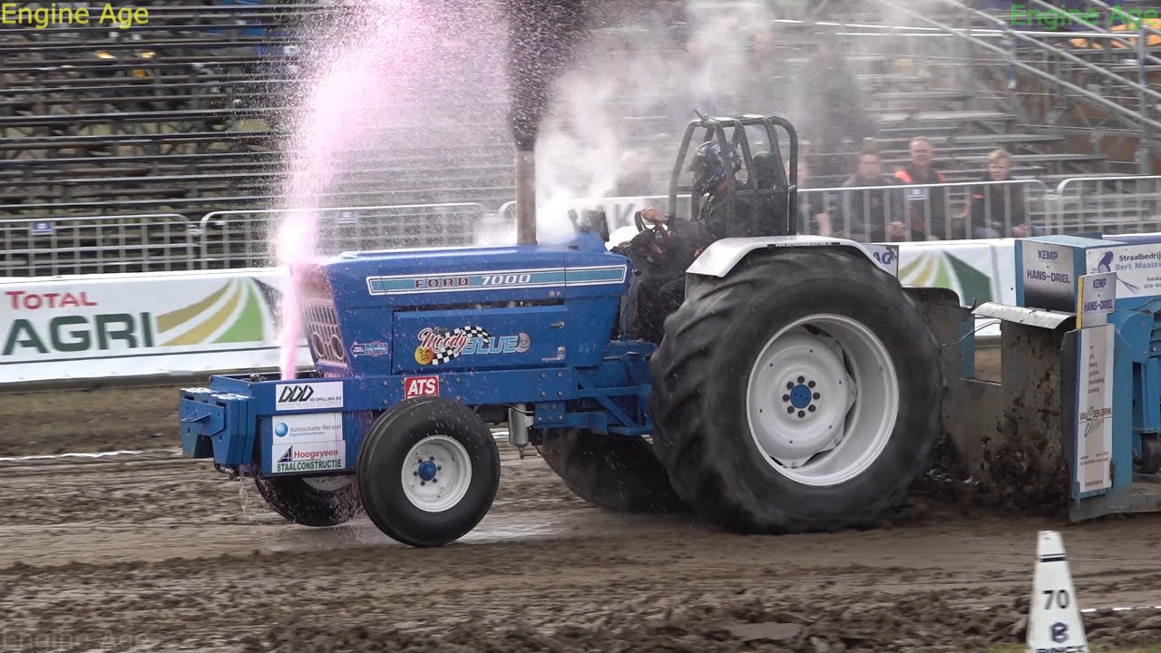 SuperSport & Sport Tractor Beasts pulling 3.4 & 2.5 ton mass at Total AGRI Beach Pull