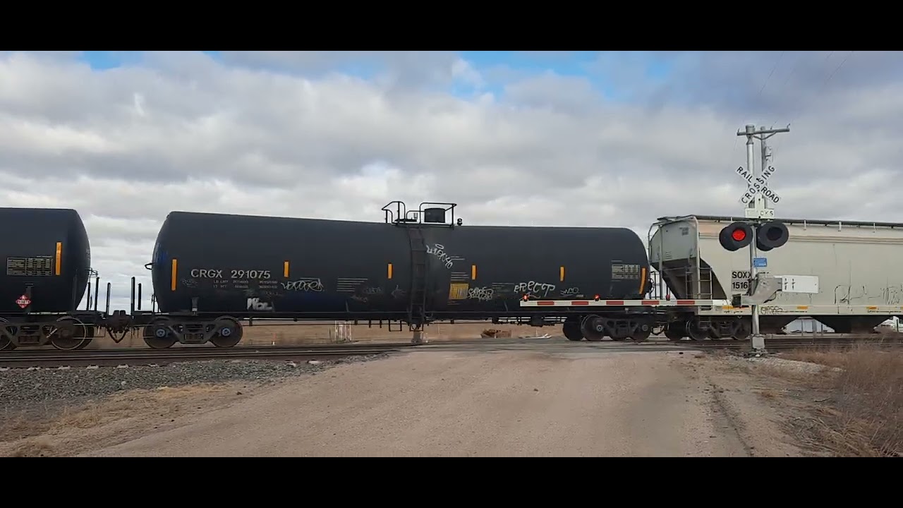 UP 7963 leading manifest train west of Grand Island on January 18,2026