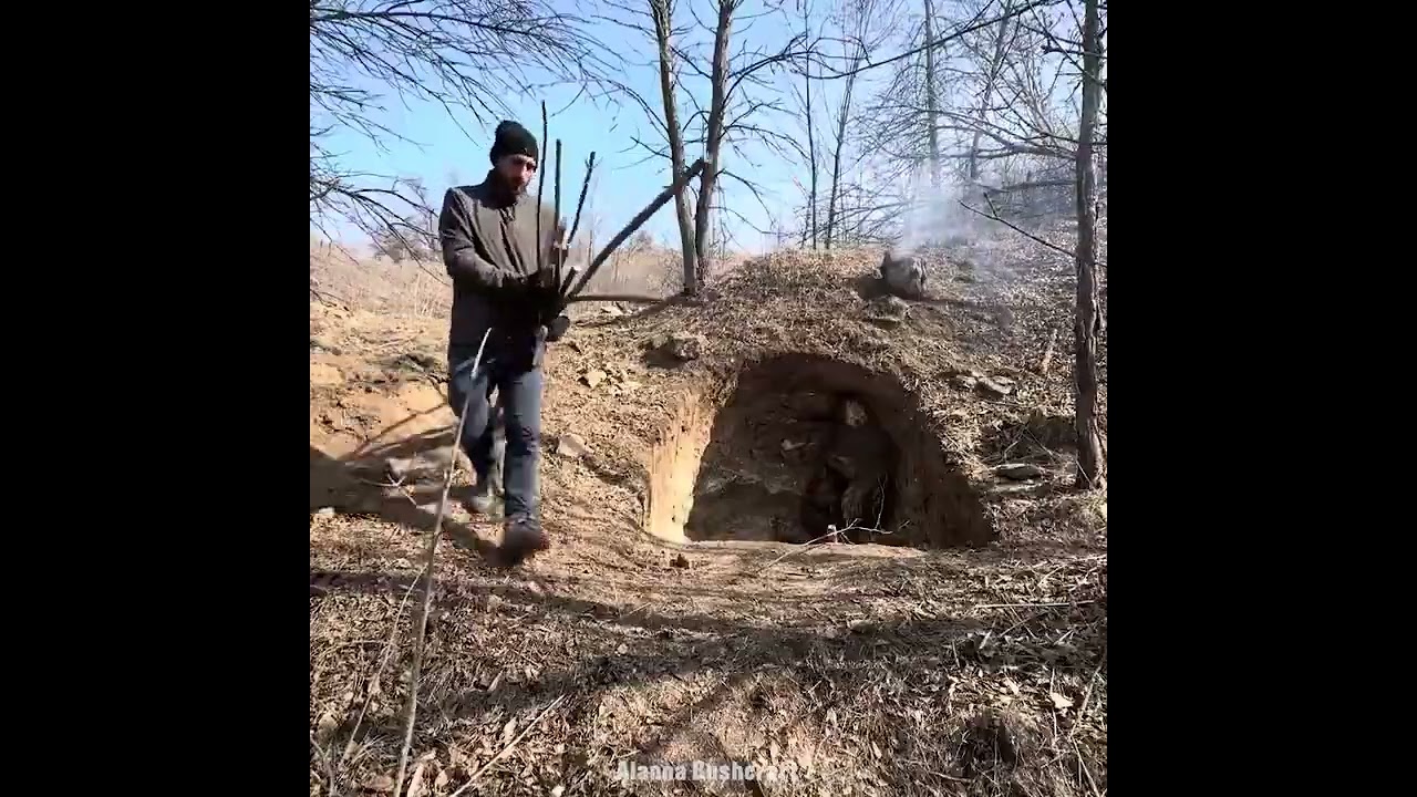 Building a warm and cozy survival shelter with waterproof reeds.