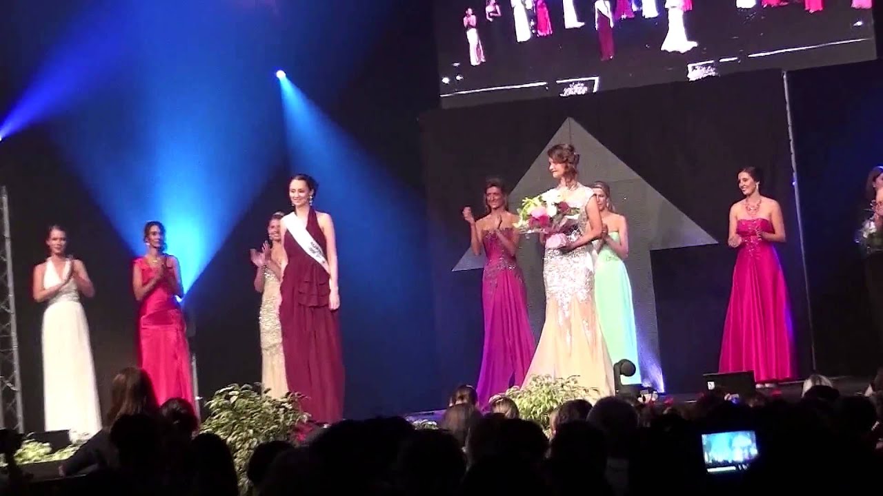 Election de MISS NORMANDIE 2014 - La proclamation des r&eacute;sultats - COUTANCES - 26.09.2014 - HD