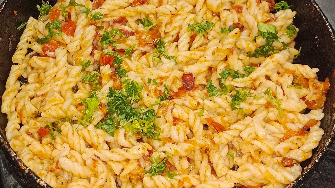 Bacho ki farmaaish p bnana pada pasta 🍝😋 aaj ki sham weekend ko bnaya special 
