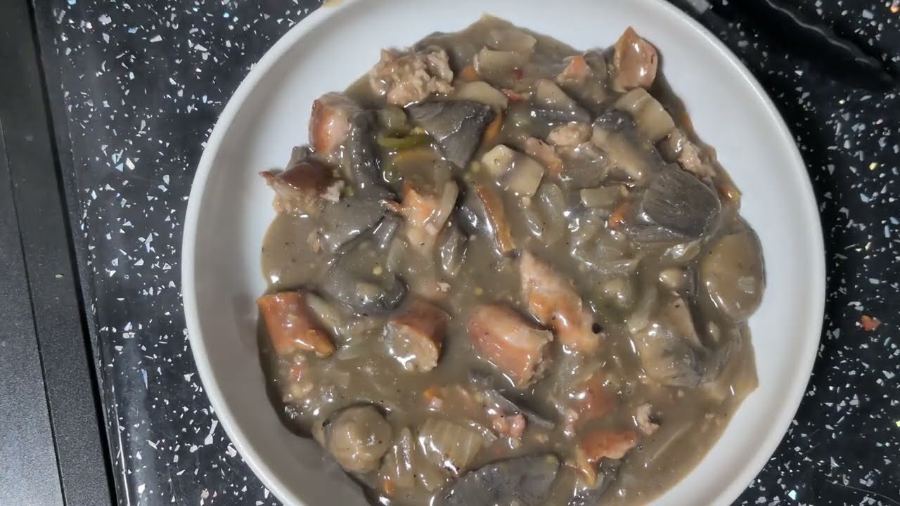 HOW TO MAKE MUSHROOM SOUP WITH A TWIST