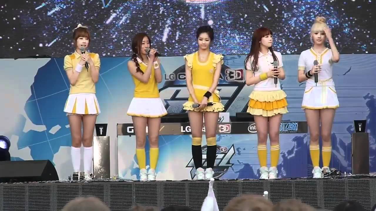 [FANCAM] 110409 Girl's Day NLF, Talk & Twinkle Twinkle @ GSL World Championship
