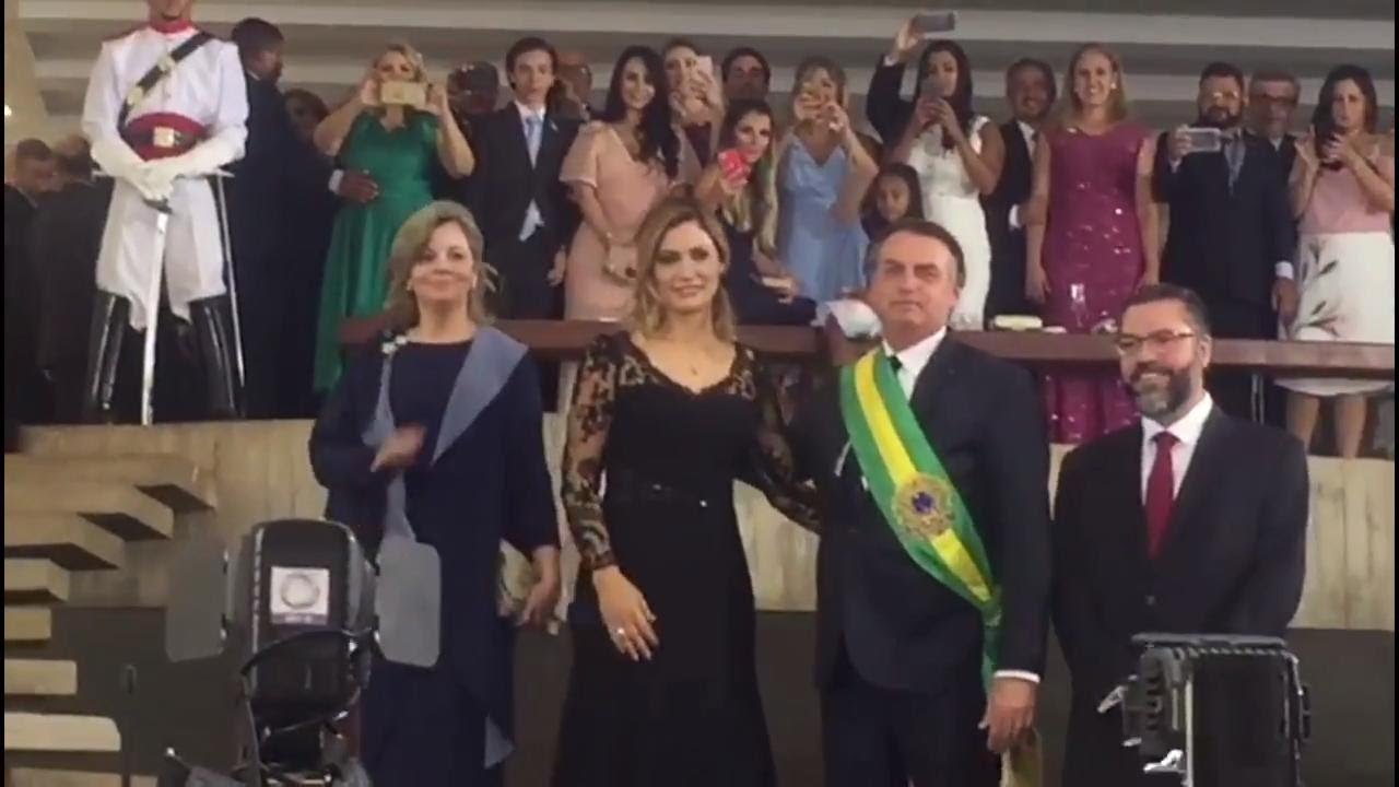 Presidente Jair Bolsonaro oferece coquetel no Palácio do Itamaraty, veja