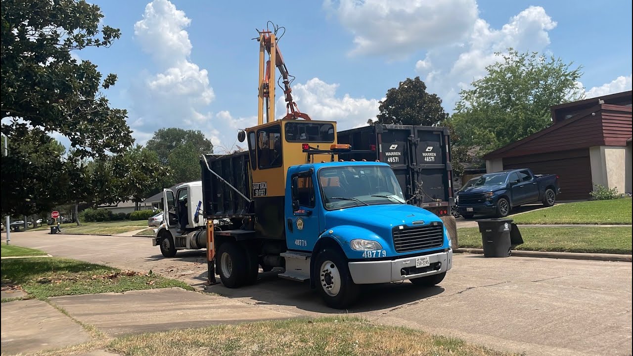 City Of Houston : Revving Freightliner m2 Grapple Truck & Peterbilt dump truck on Mixed Waste