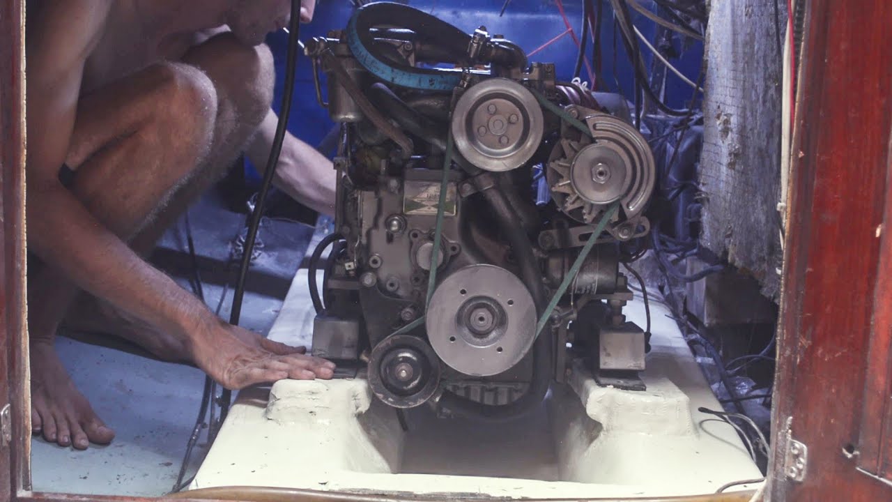 Installer un MOTEUR Yanmar soi-même, dans un Voilier au Mouillage (1/2)