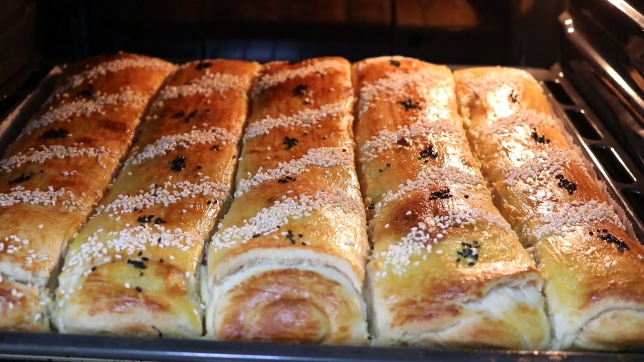 it is so delicious.Pies with lots of vegetables .empanada de verduras