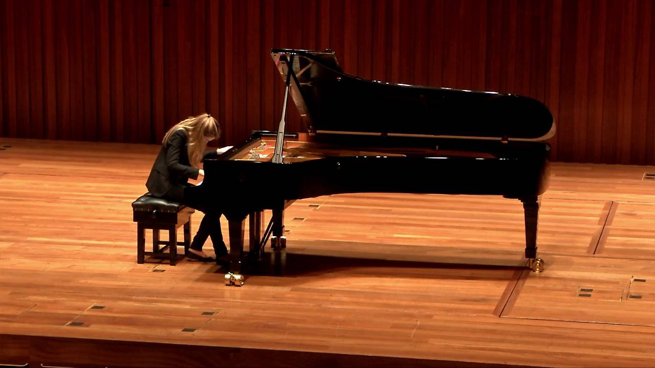 Schumann: Fantasiest&uuml;cke op. 12, Marta Puig (piano) LIVE