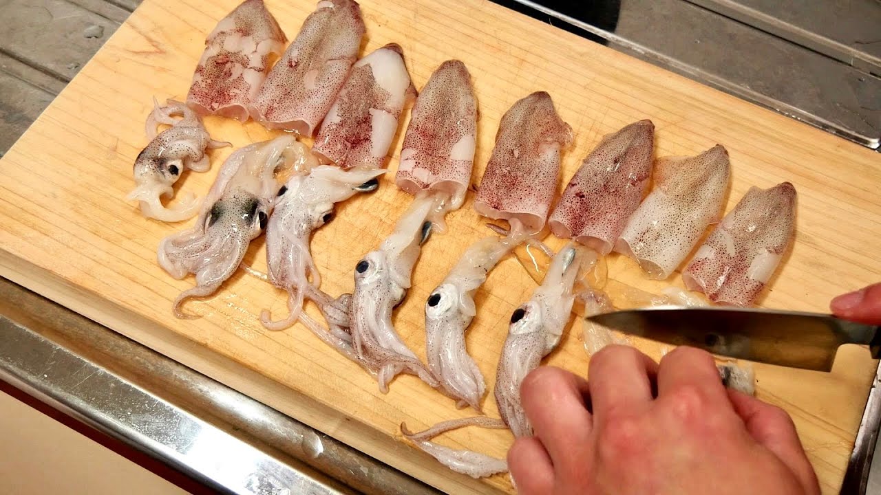 極小なイカのイカめしがめちゃ可愛いくて美味い…