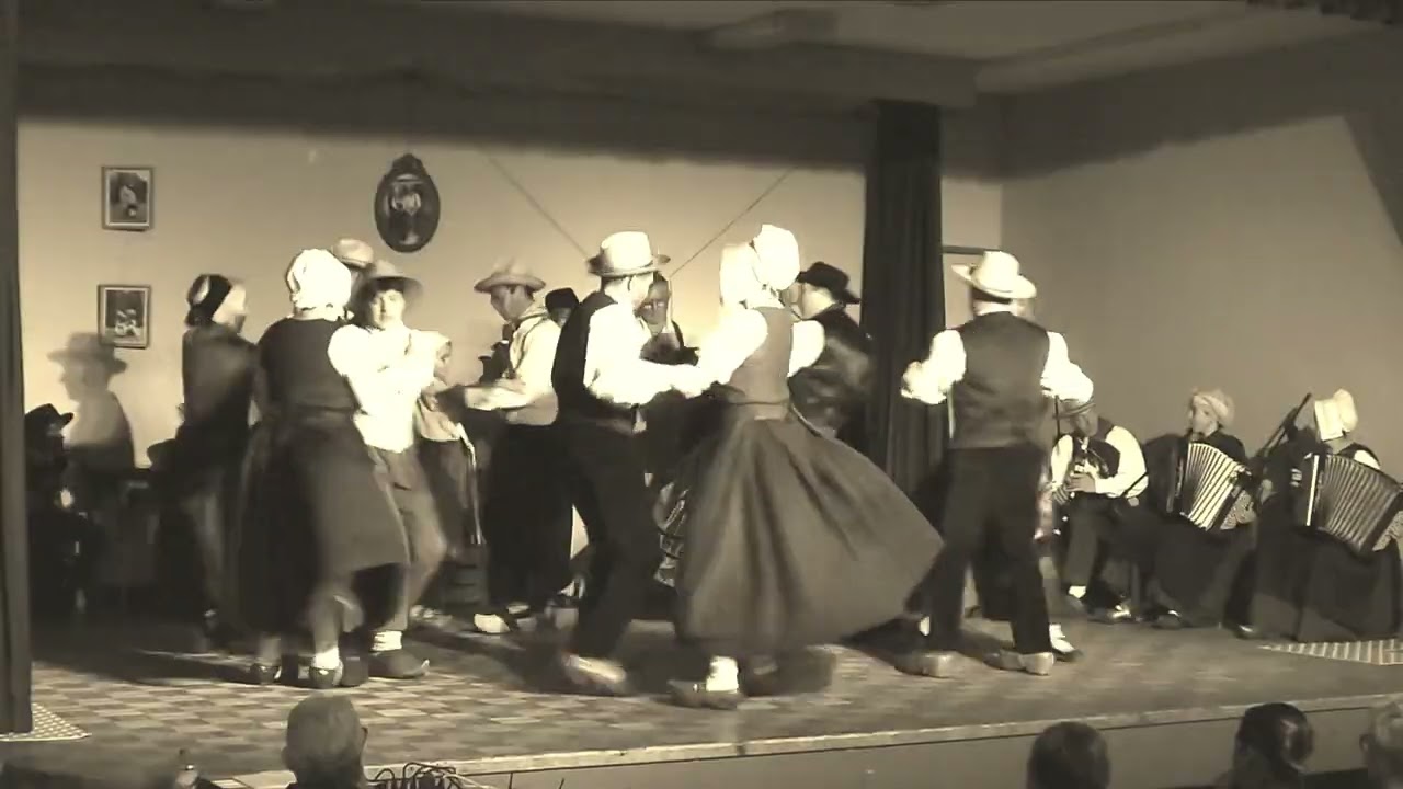 La borréia dau barbichet emb La ronda emb Lo para lo lop (Film ancien) - Danses du Limousin