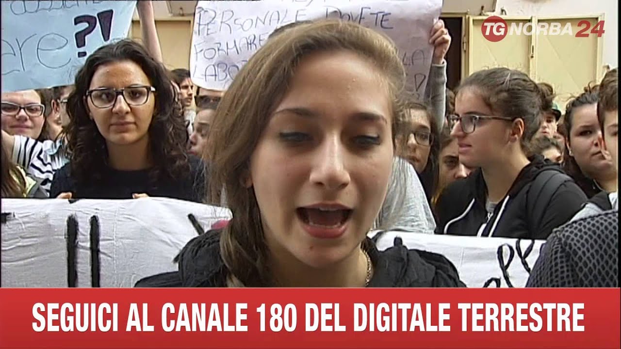 PROTESTA STUDENTI ALBERGHIERO CASTELLANA GROTTE