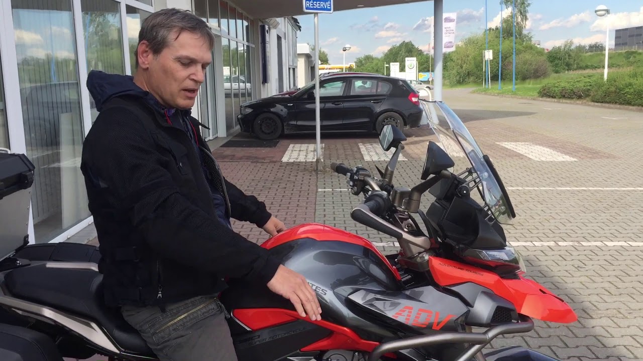 Jak si správně nastavit řidítka, páčky, řadičku a pedál zadní brzdy na motorce