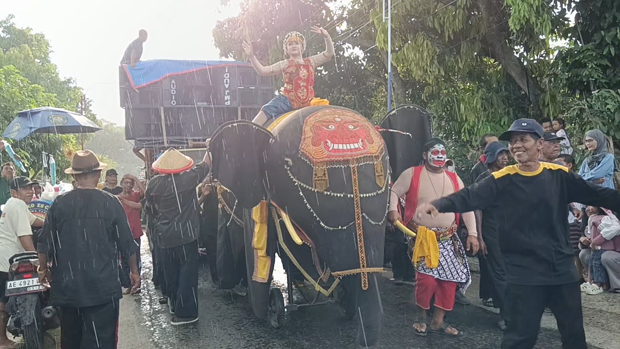 Pesona budaya Ponorogo Desa Karanggebang Kecamatan Jetis, kirap Reog dan Gajah gajahan