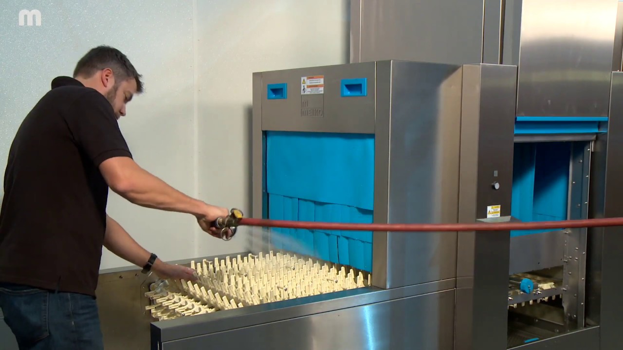 How to clean the M-iQ dishwasher - Daily Cleaning