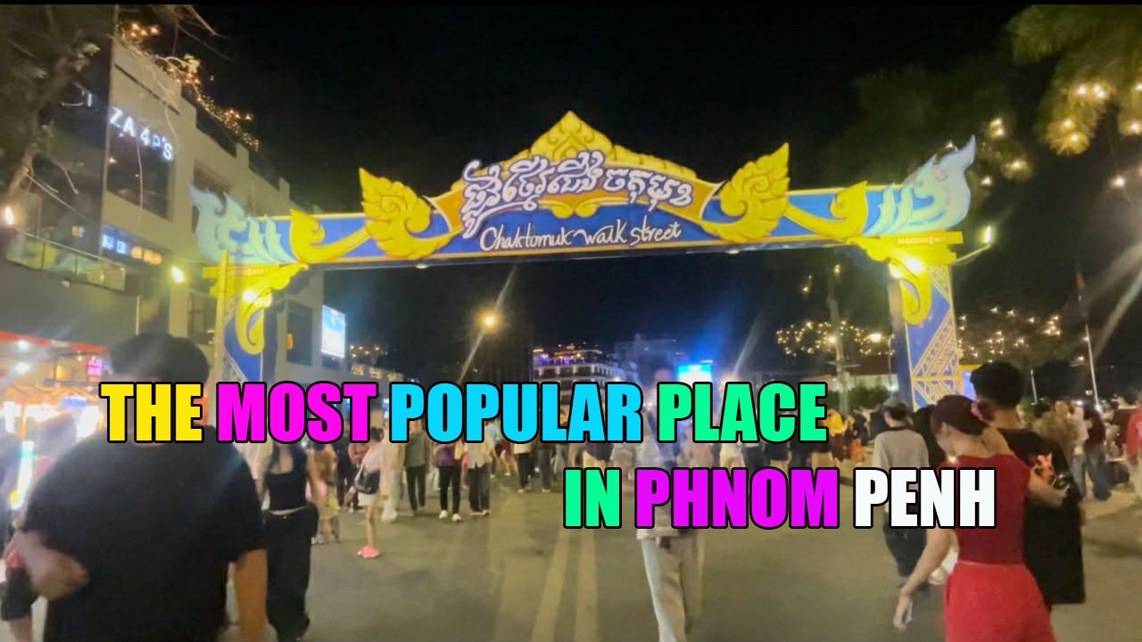 Chaktomuk walking street weekend tour riverside Phnom Penh CAMBODIA