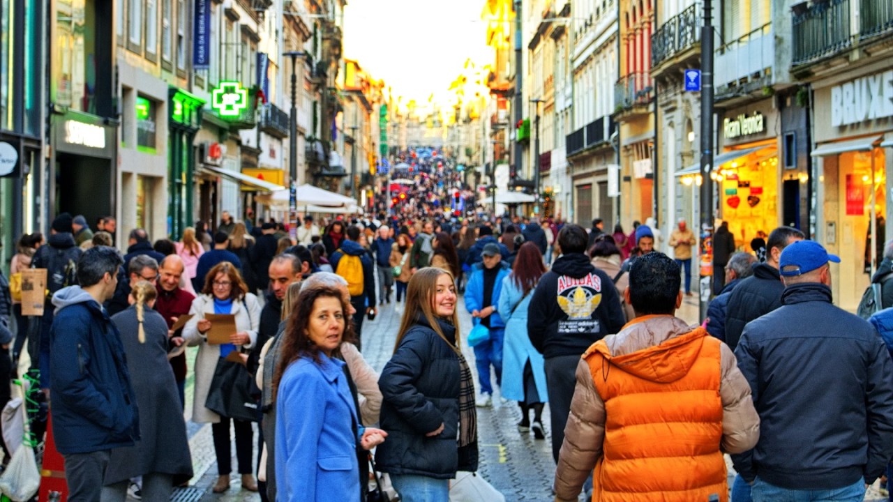 Last Day of the Year 2024 in Portugal - Porto - Rua Santa Catarina, Walk in 4K, DJI Pocket 3 5.3K